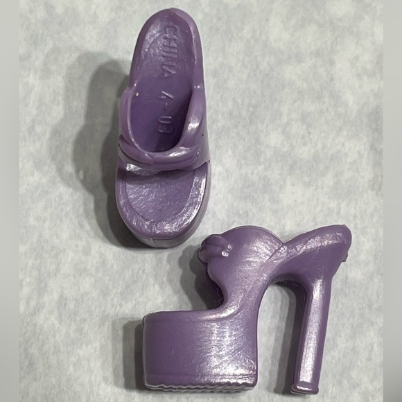 9 fancy Barbie & fashion doll heels & slippers excellent condition - Picture 8 of 10
